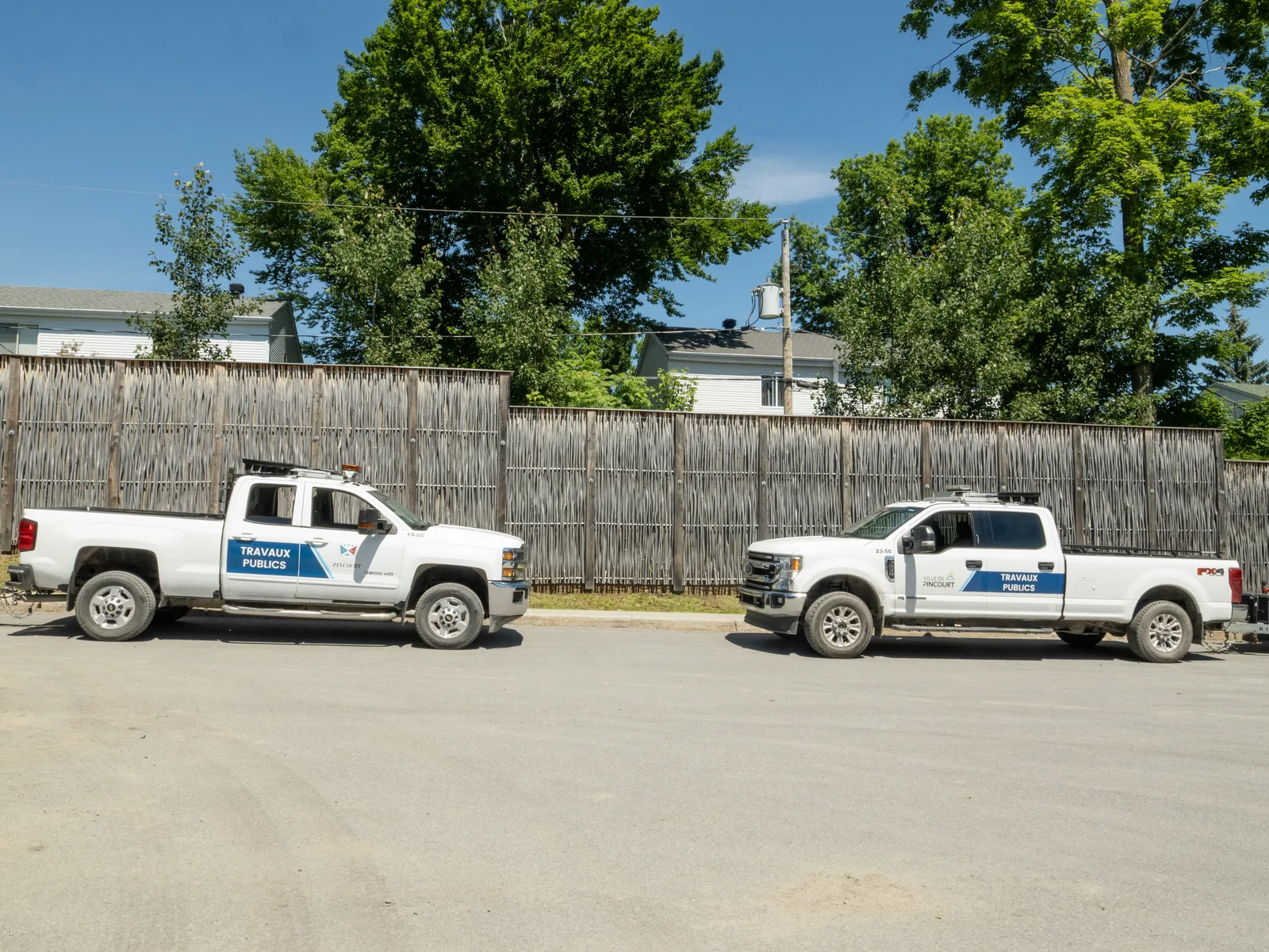 Pilebyg® willow-wood noise barrier at the Pincourt municipal yard, Quebec
